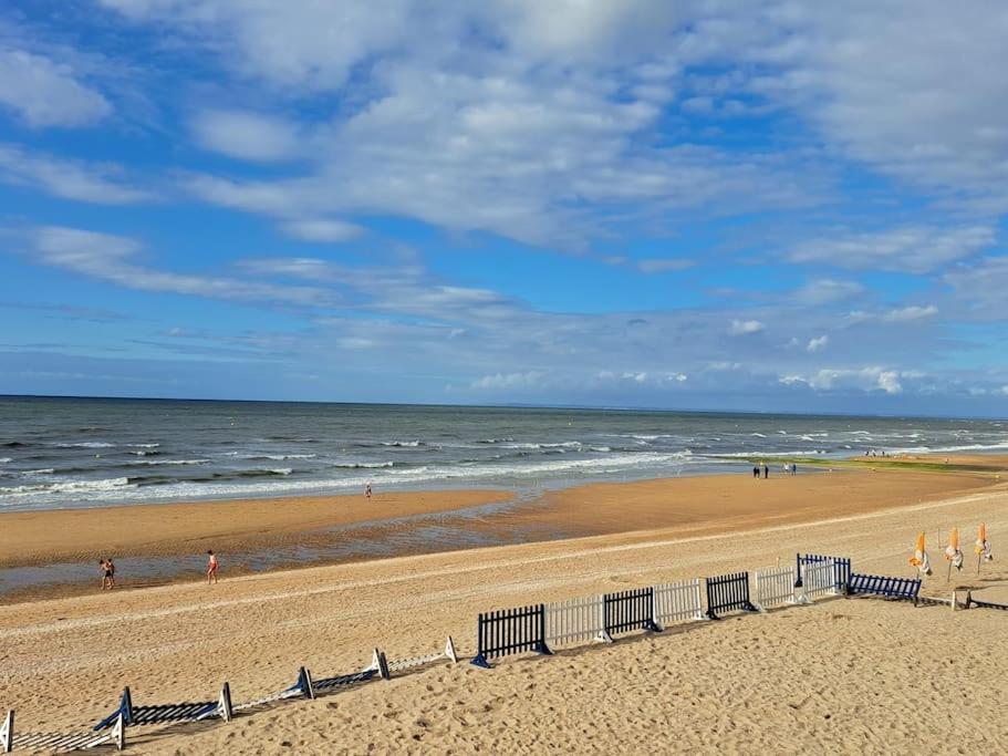Studio Chic, Hyper Centre, 4 Minutes De La Plage Cabourg Extérieur photo