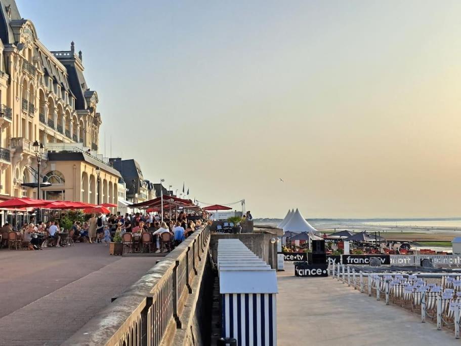 Studio Chic, Hyper Centre, 4 Minutes De La Plage Cabourg Extérieur photo