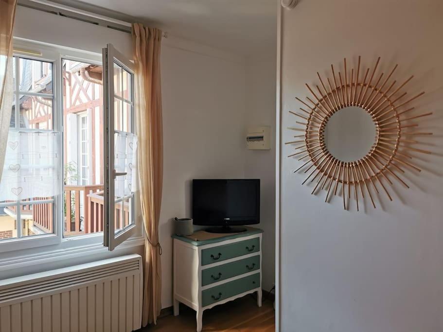 Studio Chic, Hyper Centre, 4 Minutes De La Plage Cabourg Extérieur photo